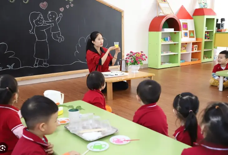 Thống nhất giảm tuổi nghỉ hưu giáo viên mầm non, tiền lương xếp cao nhất