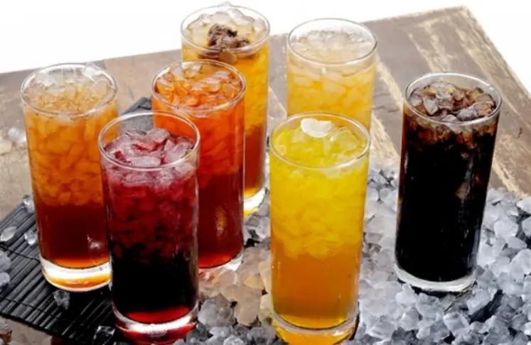 3 loại nước là “vua rút cạn canxi” nhưng nhiều người vẫn mê: Uống càng nhiều xương càng giòn, dễ gãy