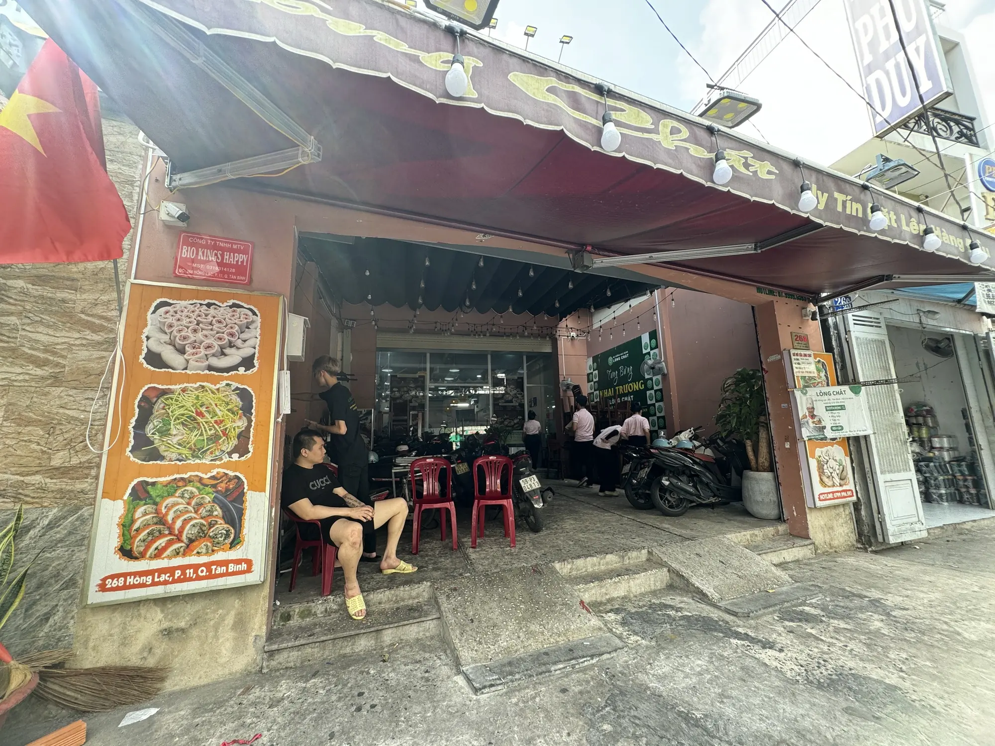 Cảnh tượng bất ngờ tại quán lòng se điếu nổi tiếng TP.HCM giữa lùm xùm, nhân viên thông báo "đã hết sạch đồ", không còn gì để bán