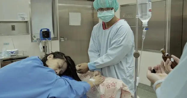 Sản phụ vừa sinh xong, bác sĩ hoảng hốt vì âm thanh lạ, 5 phút sau thì không qua khỏi