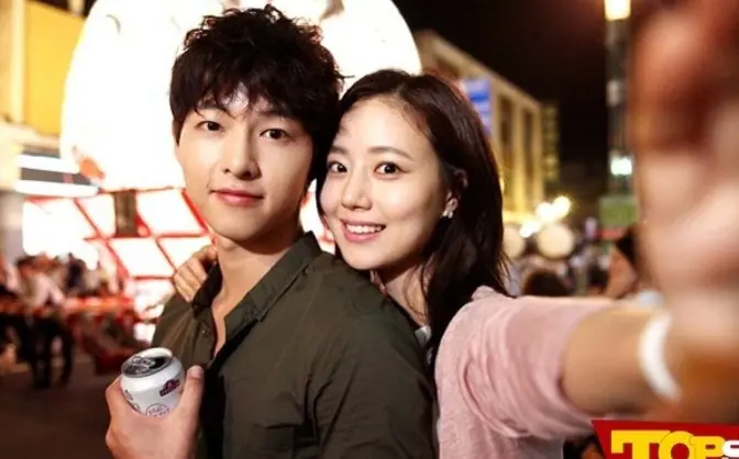Vừa tái xuất sau 2 năm biến mất bí ẩn, tình tin đồn Song Joong Ki "hứng bão" vì hành động phản cảm