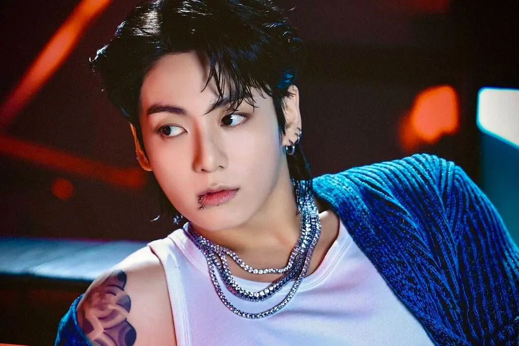 Chỉ với 1 album solo, Jungkook viết lại lịch sử Kpop toàn cầu