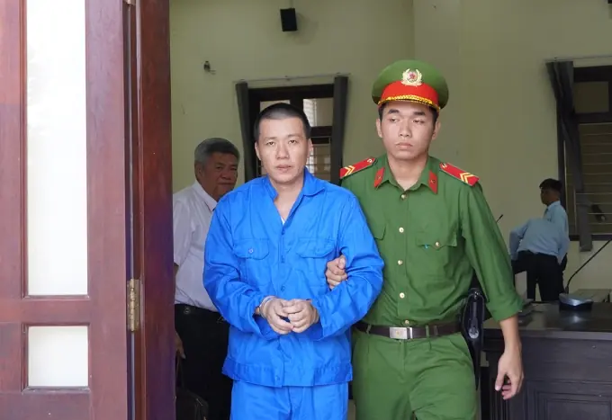 Phó giám đốc chi nhánh ngân hàng lấy gần 14 tỷ đồng đánh b:ạ:c