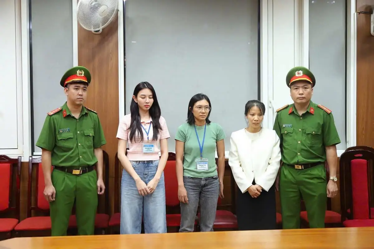 Hoa hậu Nguyễn Thúc Thùy Tiên bị khởi tố