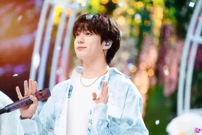 Jungkook chính thức bước vào 'cuộc chơi lớn'