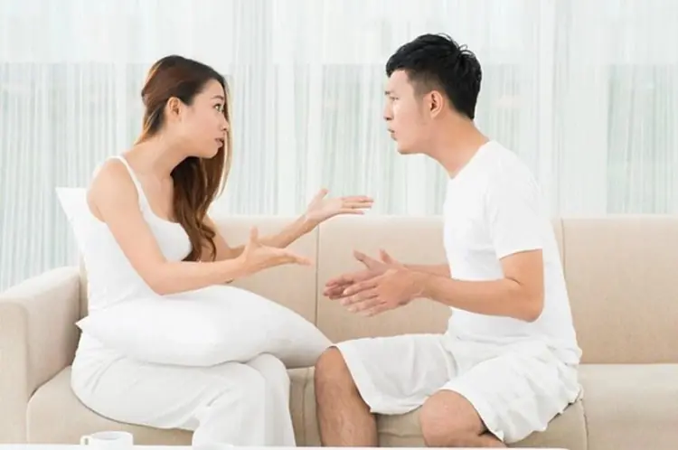 Chồng ra ngoài có người phụ nữ khác thường nói với vợ 5 câu này, nhất là câu số 4