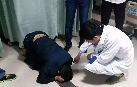 Cậu bé 6 tuổi bị UT th:ận giai đoạn cuối, người cha hối hận khi bác sĩ chỉ ra nguyên nhân từ đồ uống nhiều người mê