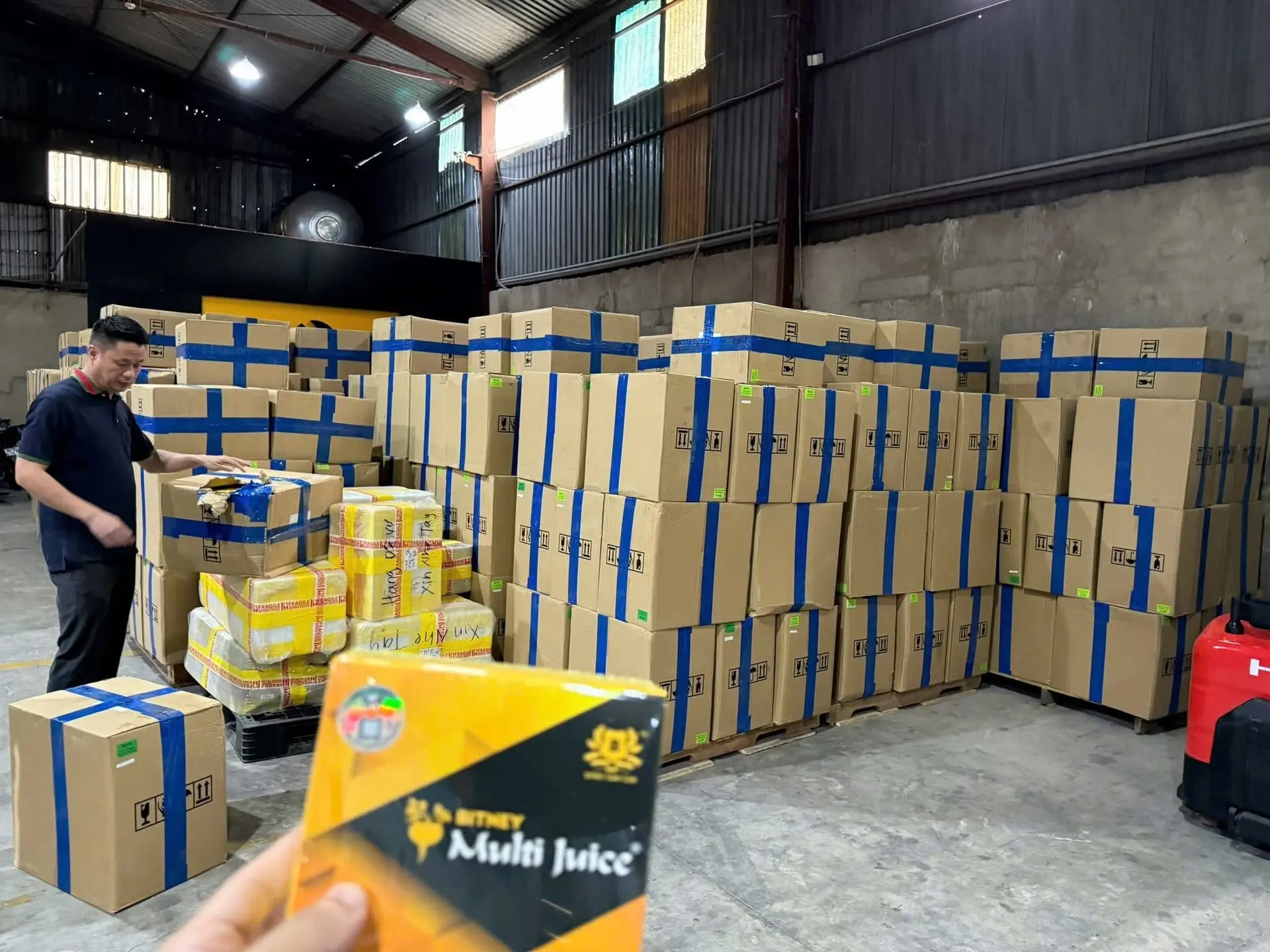 Cận cảnh sản phẩm chứa chất c:ấ:m trong đường dây đa cấp do Tất Văn Hào cầm đầu, vừa bị công an đánh sập